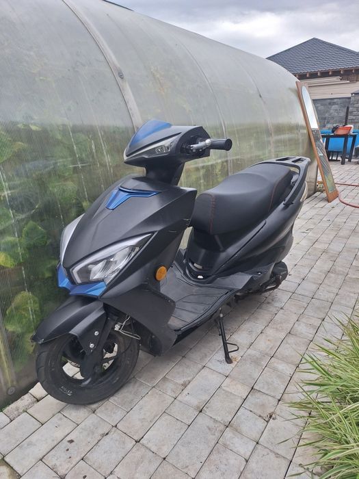Продам скутер м8 про