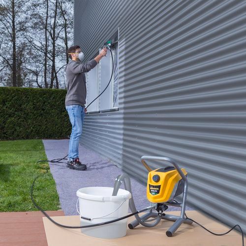 Покраска стен и потолков