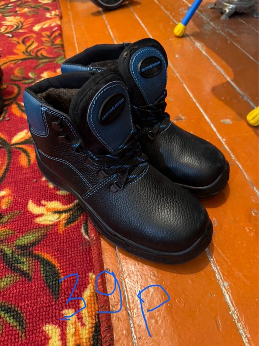 Новые рабочие ботинки
