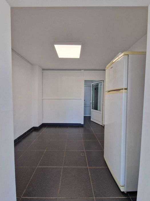 Inchiriez spatiu comercial 32mp