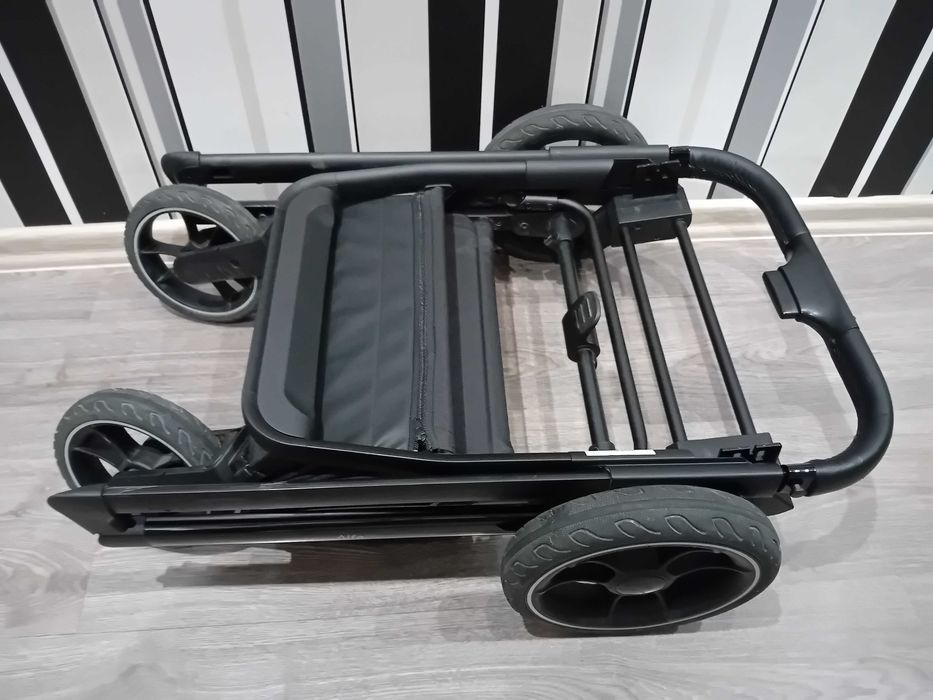 Количка carello alfa 2014 год.