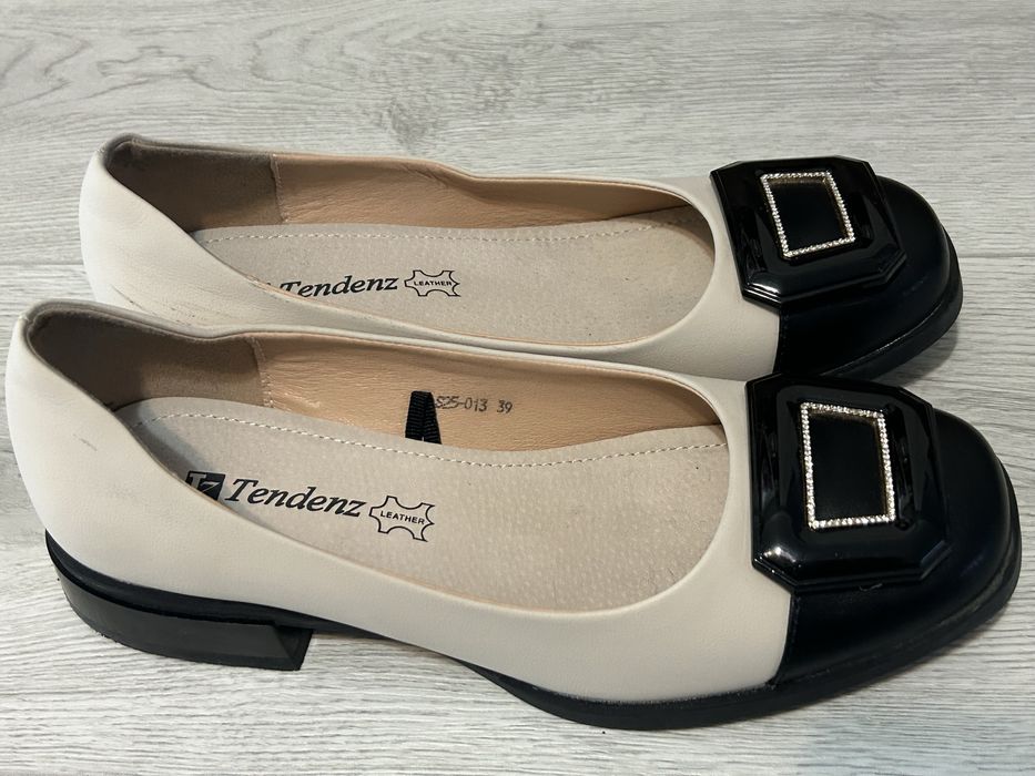 Нови обувки от естествена кожа