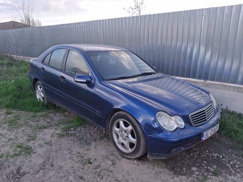 Vând Mercedes C220