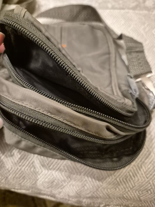 Сумка маленькая.