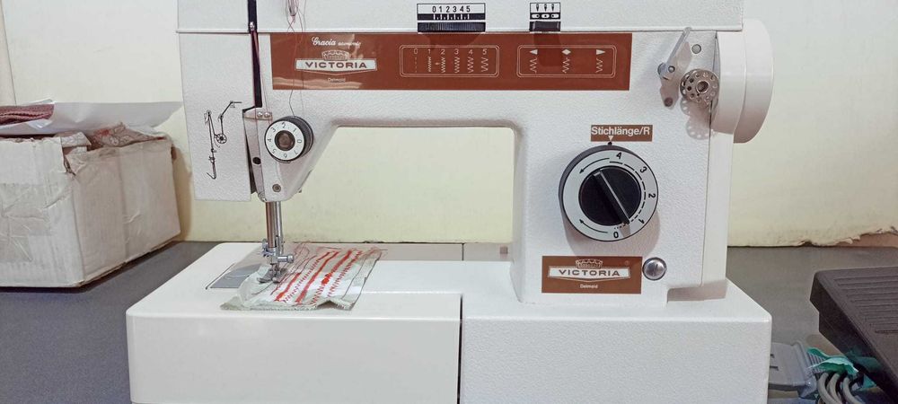 Masina de cusut Victoria Metalica