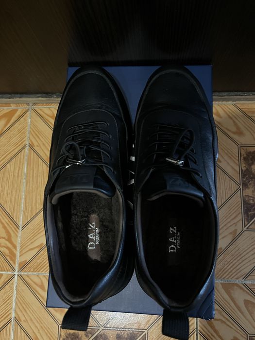 Продам новые зимние туфли