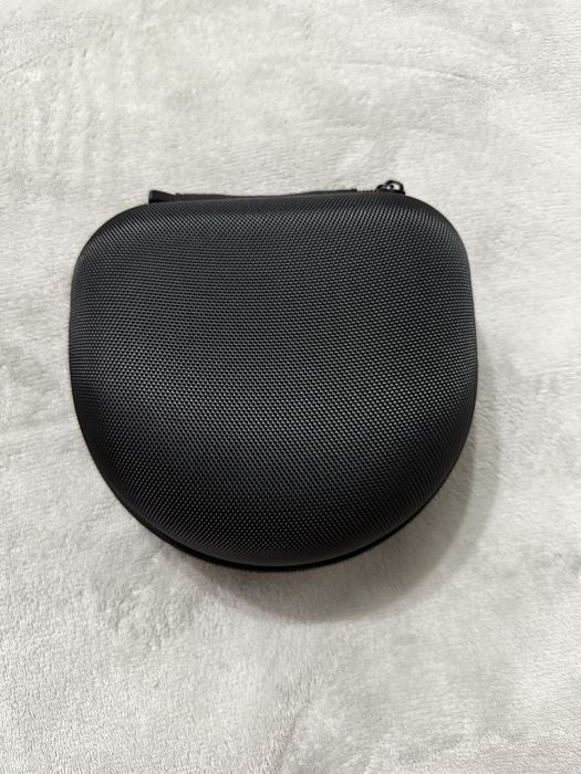 Продам чехол для наушников