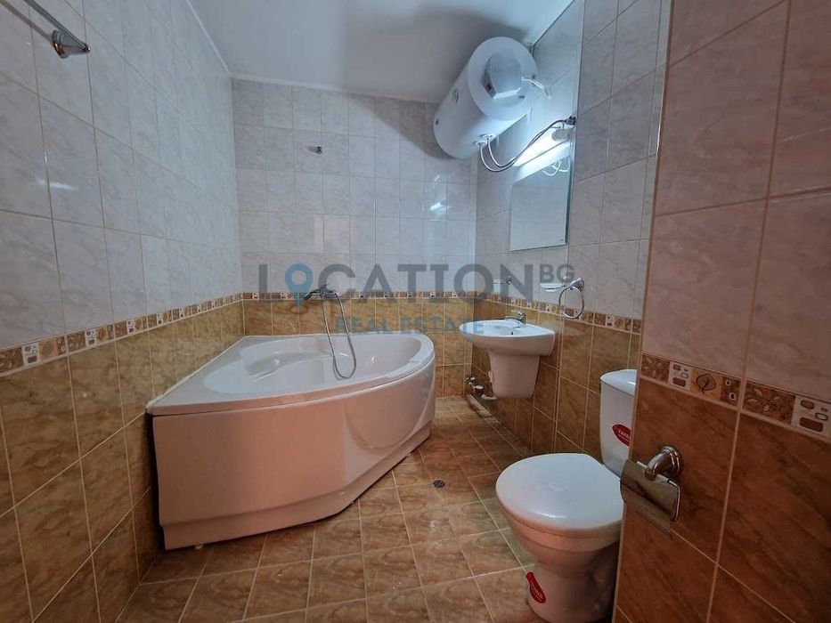 Продава се Тристаен апартамент в с. Божурец, Област Добрич - 100 кв.м за 430 €/кв.м - Снимка #3