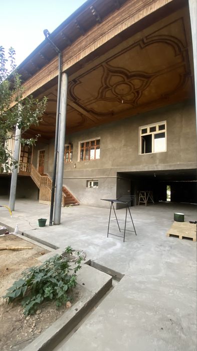 Sergeli hovli arenda 2 etaj 8 sotix