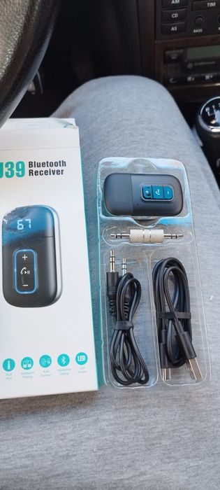 Нов Bluetooth 5.3 адаптер за кола с AUX, безжичен приемник, 16ч работа