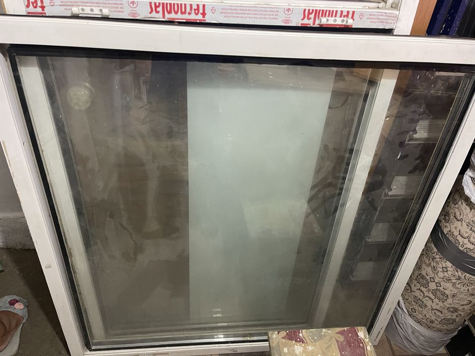 Продается двери и стекло окно