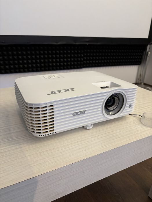 Мултимедиен проектор Acer Projector H6815BD