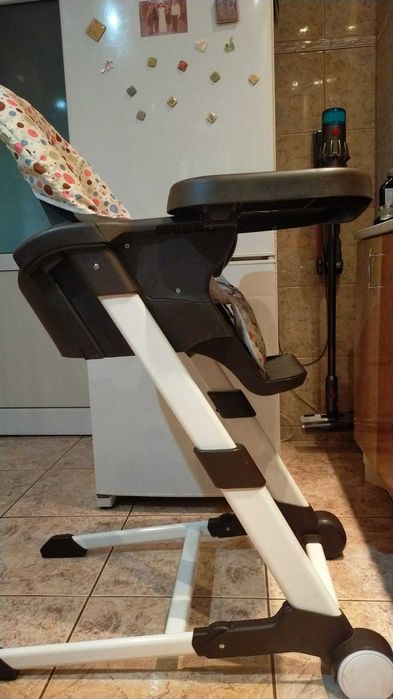 Scaun bebe pentru luat masa