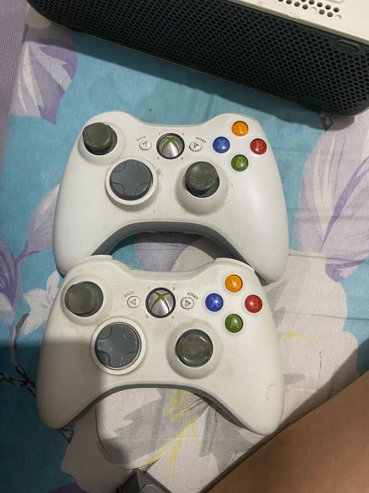 Продам xbox 360.