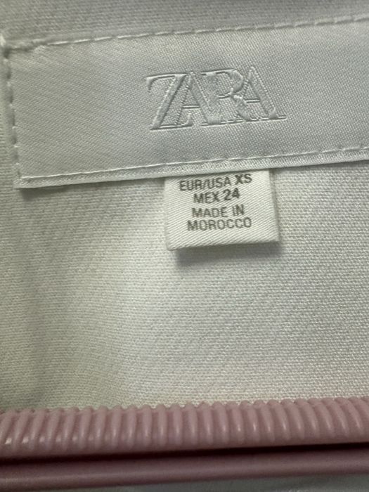 Бяло сако на Zara