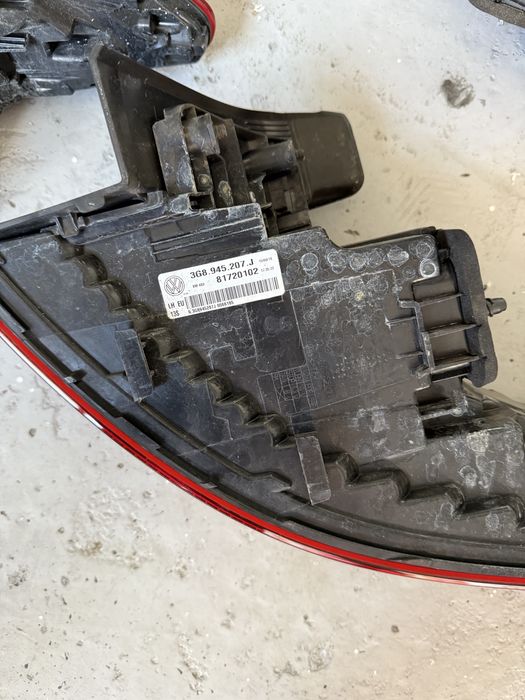 Set stopuri led cu semnalizare dinamica VW Arteon.