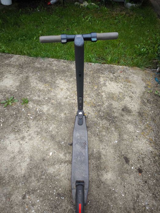 Електрическа тротинетка Модел: Ninebot KickScooter ES2/ES4