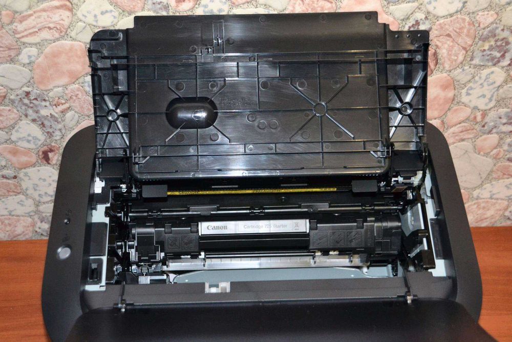 Canon LBP-6030B — лазерный принтер, рабочий