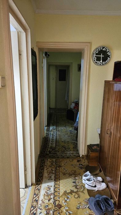 Vand apartament 3 camere ,decomandat, Bibescu Vodă,et.6,incalzire centralizata conf 1 - Pitesti
