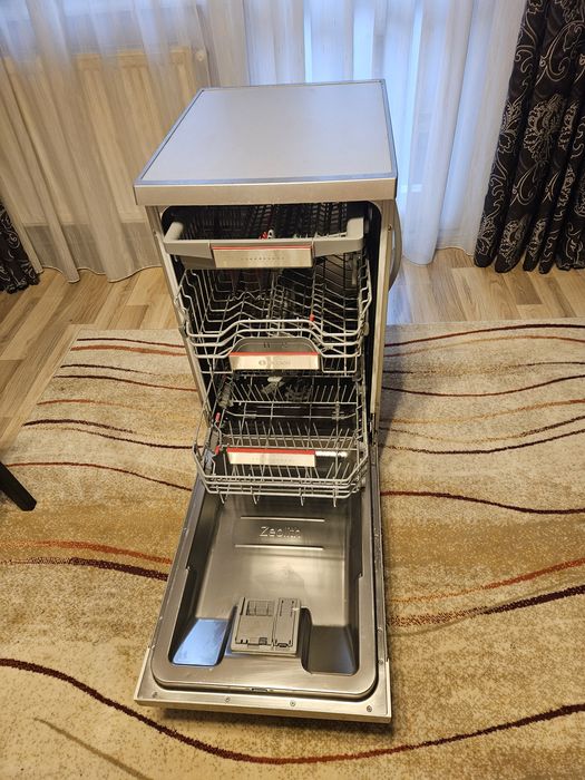 Masina de spalt vase Bosch seria 6