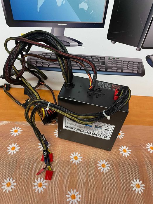 Sursa modulara Chieftec 650W, APS-650C, PFC Activ garantie 6 luni