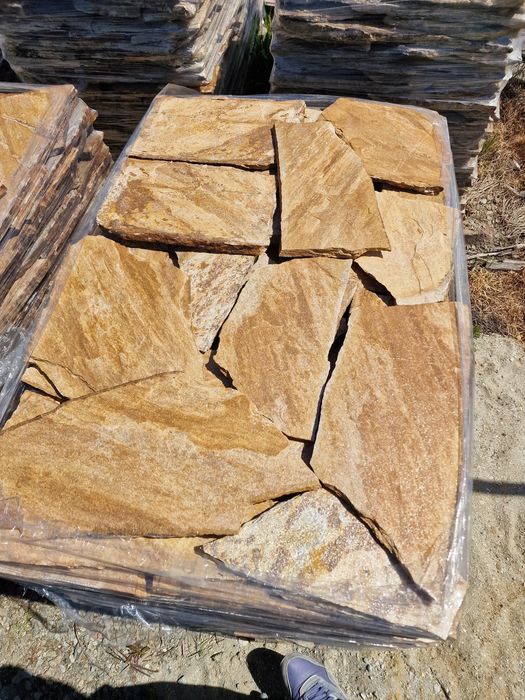 Piatra Naturala pentru Curti, Alei si Placari Exterioare, Travertin