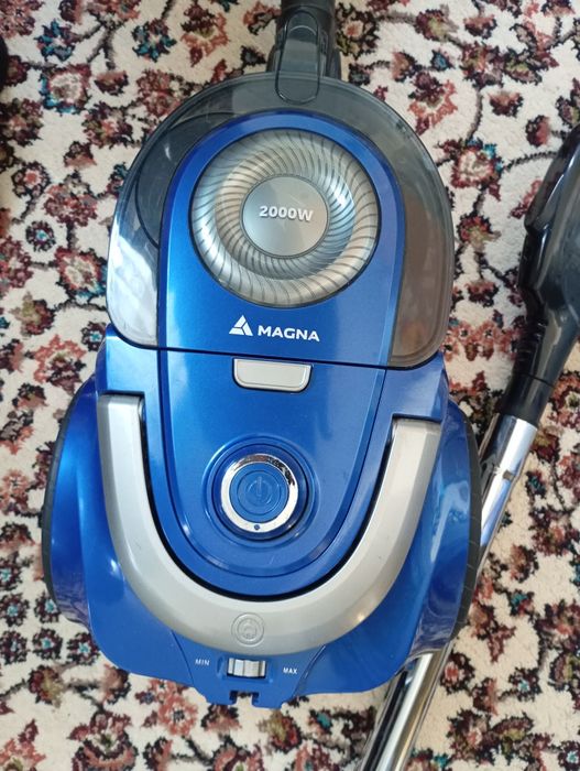 Пылесос Magna 2000 W в отличном состоянии