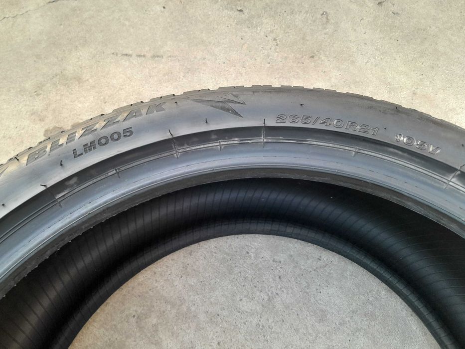 O anvelopa iarna 265 40 21 bridgestone blizzak LM 005 cu 8 mm 3520