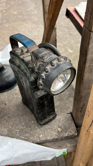 Фонарь,Модем роутер  Юг