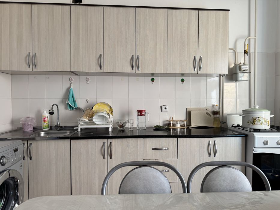 Кухонный гарнитур, длина 2м56см