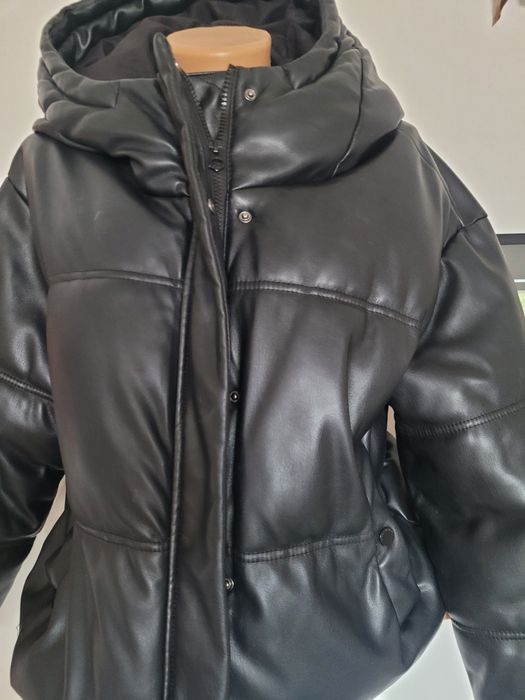 Geaca dama cu glugă Stradivarius