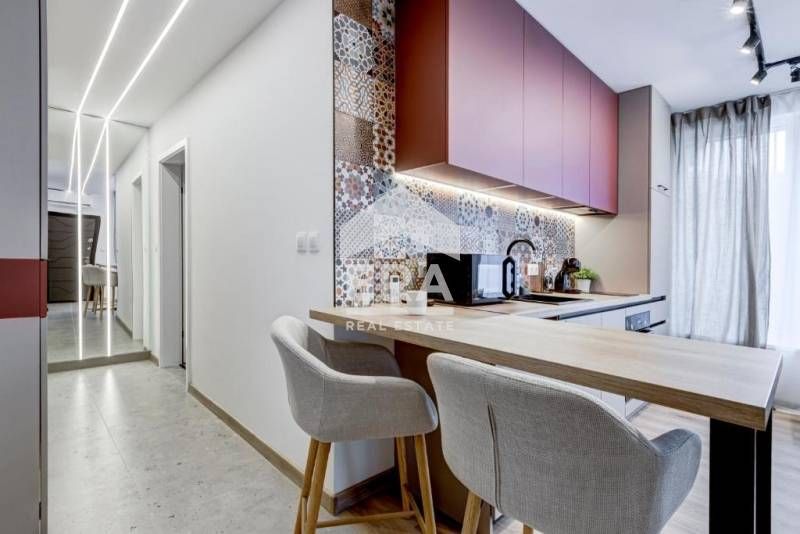 Продава се Тристаен апартамент в София, Център - 104 кв.м за 1614 €/кв.м - Снимка #4