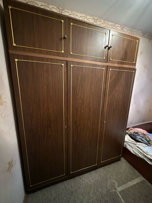Продам диван шкаф тумбочка стенка для посудыдля одежды в нормальном со