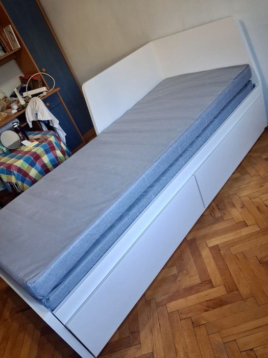 IKEA спалня - кушетка с 2 чекмеджета и 2 матрака