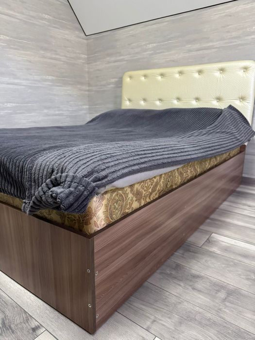 Двухспальная кровать