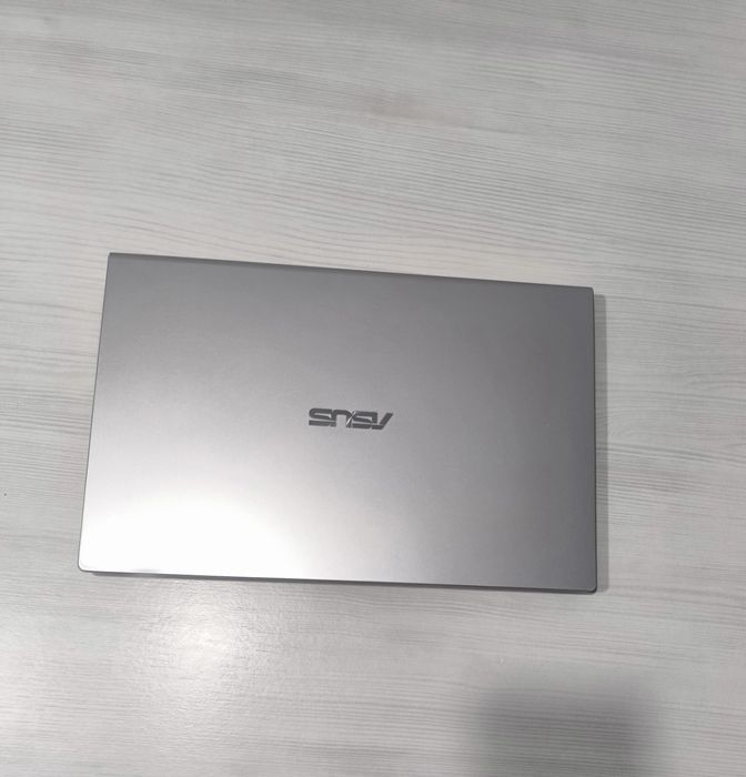 Лаптоп Asus VivoBook