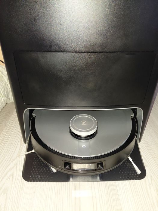 Aspirator robot ecovacs x1 omni