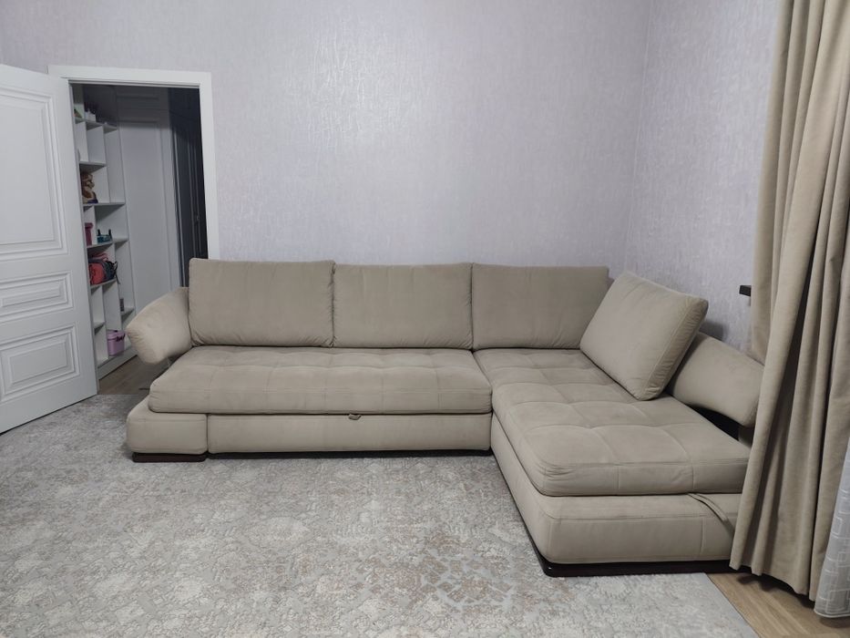 Продам угловой диван диван Ариба