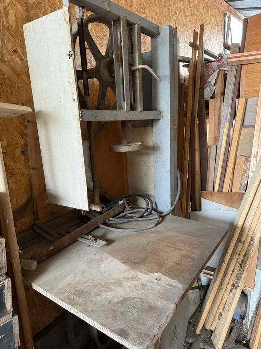 Банциг. Диаметър на колелото 400мм., на трифазен ток.