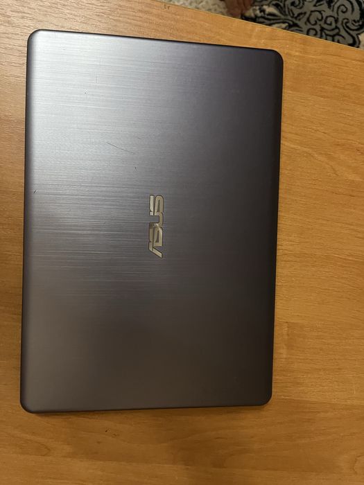 Ноутбук компютер