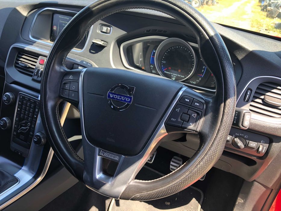 Dezmembrari dezmenbrari piese dez volvo v40 d3 2015 r design 2000 d