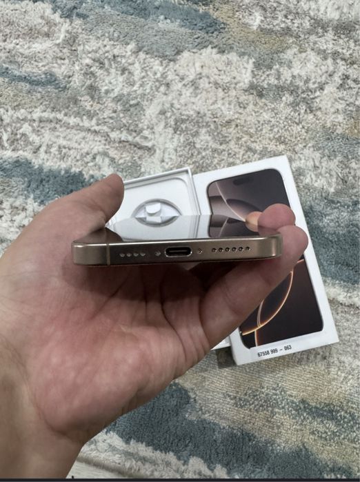 Продам Айфон 16 про макс, 256 г