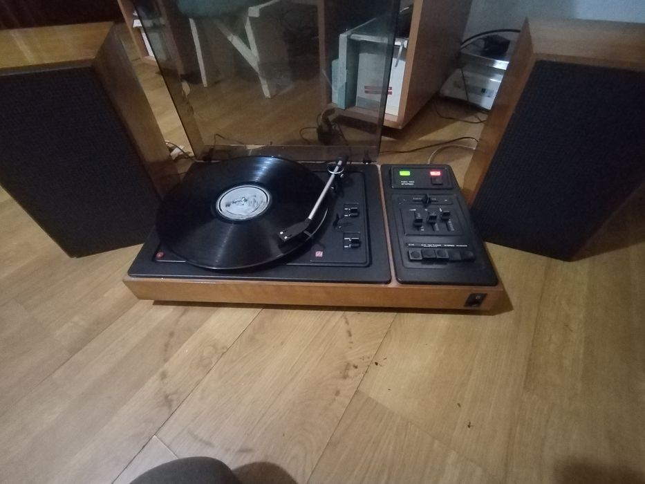 Pick-up Tesla NZC 150 stereo cu boxe