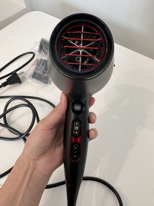 Продам Фен Philips Pro 2100 W