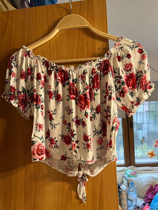 Top scurt floral H&M mărimea M