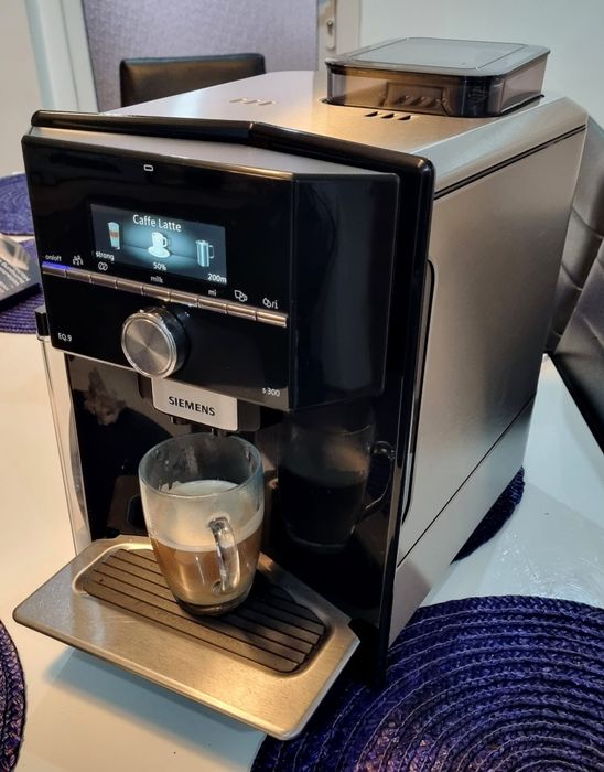 Siemens EQ 9 expresor automat, capucino,late
