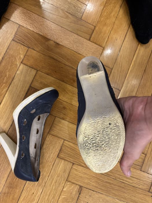 Дамски обувки.