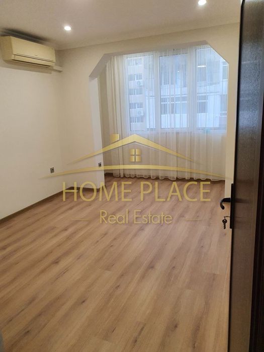 Продава се Тристаен апартамент в Варна, Базар Левски - 70 кв.м за 2272 €/кв.м - Снимка #1