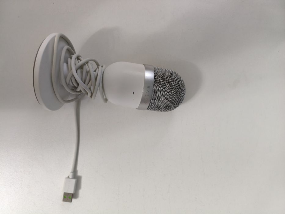 Микрофон Razer Seiren Mini