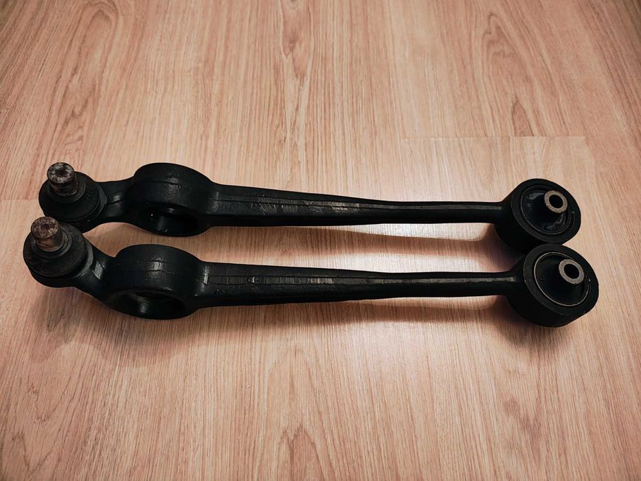 Ауди 100 ц3 предни носачи